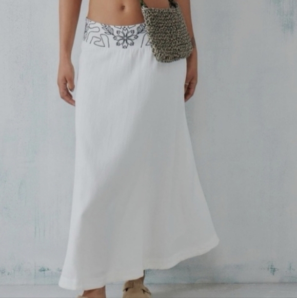 Free People Lotus Set in White Black Combo - Picture 6 of 6